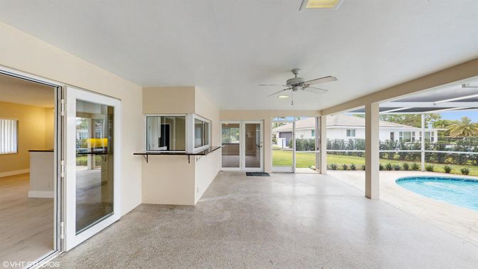 Interior, Pool, Sun Room