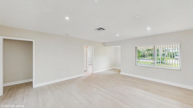 Empty room, Interior, Recessed Lighting, Wood Texture Flooring