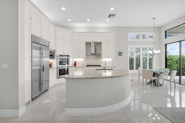 Dining room, Interior, Kitchen, Pendant Lights, Recessed Lighting, Stainless Steel Appliances