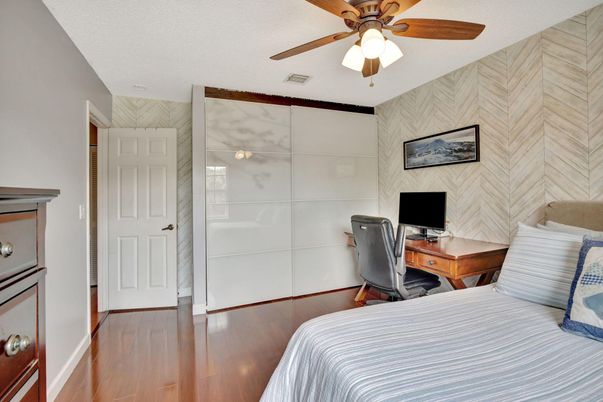 Bedroom, Home Office, Interior, Wood Texture Flooring