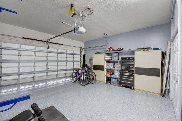 Garage, Interior