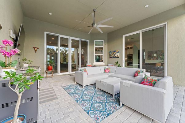 Exterior, Living room, Recessed Lighting