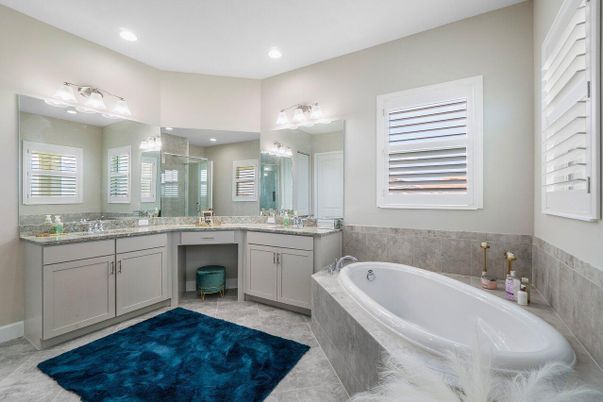 Bathroom, Dual Sink Vanities, Interior, Recessed Lighting