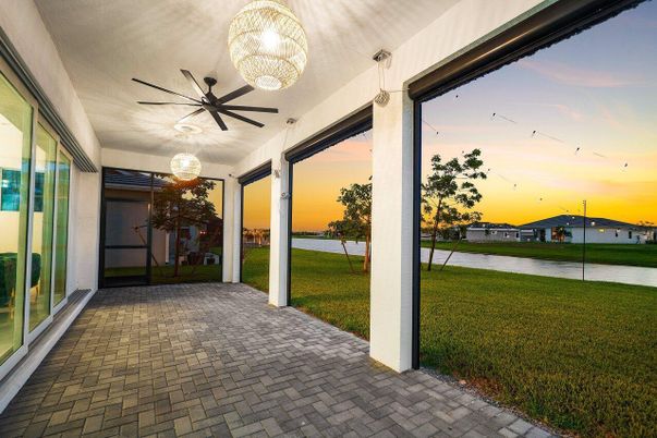 Backyard, Exterior, Sun Room, Water