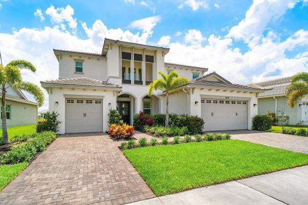 Attached, Exterior, Facade, Mediterranean