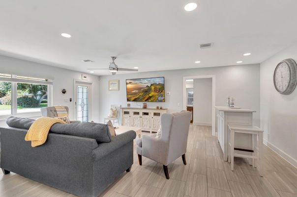 Interior, Living room, Recessed Lighting, Wood Texture Flooring