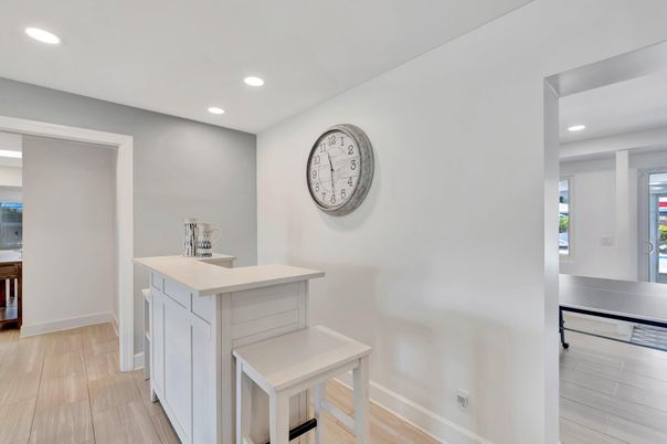 Interior, Recessed Lighting, Wood Texture Flooring