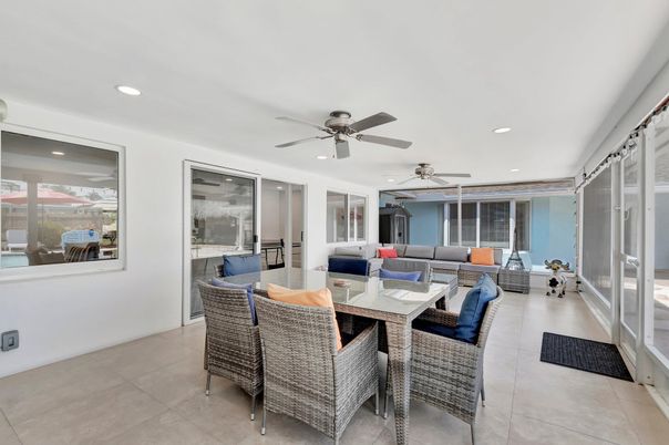 Dining room, Interior, Living room, Recessed Lighting