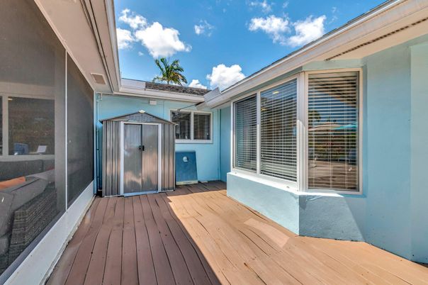 Exterior, Wood Texture Flooring