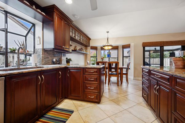 Dining room, Interior, Kitchen, Pendant Lights, Recessed Lighting