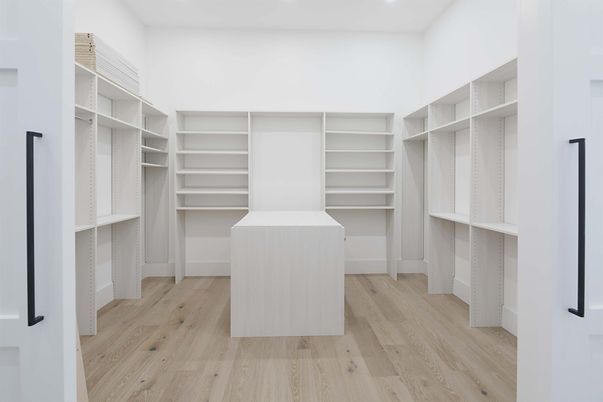 Interior, Walk-in Closets, Wood Texture Flooring
