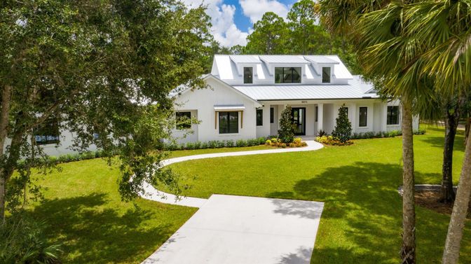 Backyard, Exterior, Facade, Farmhouse