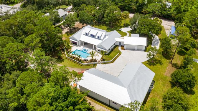 Exterior, Drone