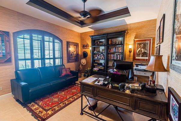 Home Office, Interior