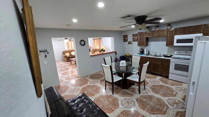 Dining room, Interior, Kitchen, Recessed Lighting
