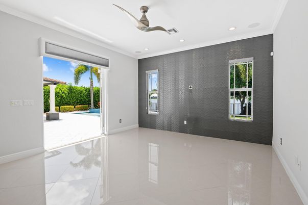 Empty room, Interior, Recessed Lighting