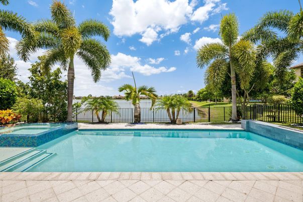 Exterior, Pool, Water