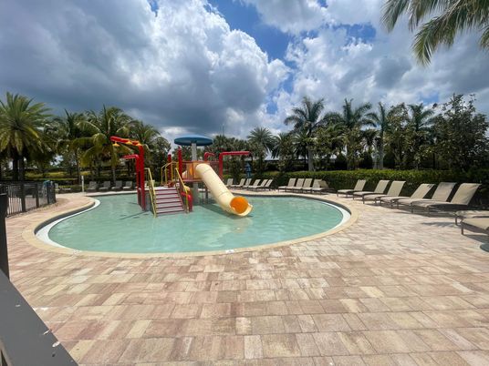 Exterior, Playground, Pool