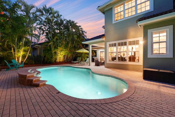 Exterior, Pool