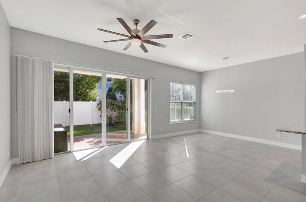 Empty room, Interior, Pendant Lights