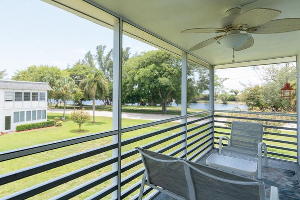 Interior, Sun Room, Water