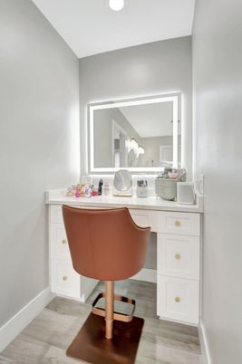 Bathroom, Interior, Recessed Lighting, Wood Texture Flooring