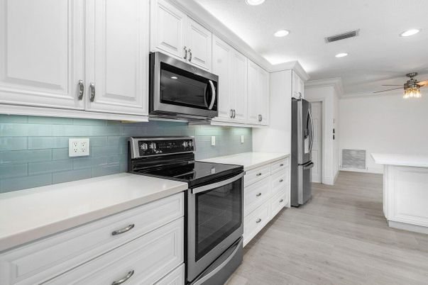 Interior, Kitchen, Recessed Lighting, Wood Texture Flooring