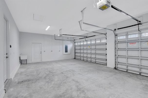Garage, Interior