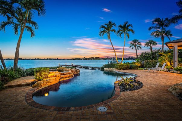Exterior, Pool, Water