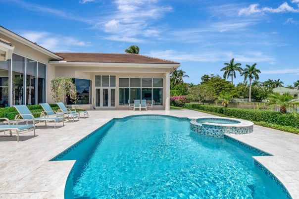 Exterior, Pool