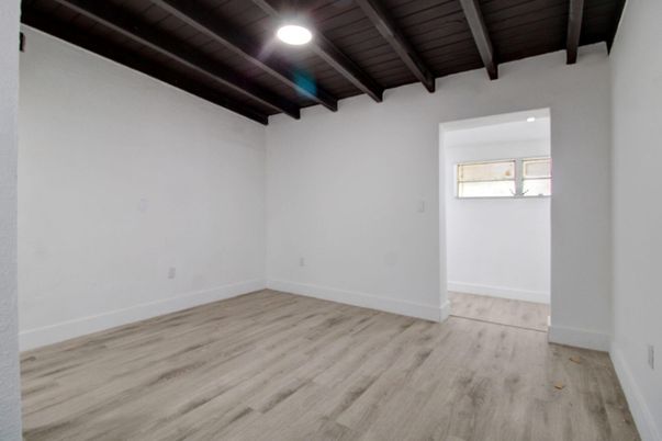 Empty room, Interior, Wooden Beams, Wooden Ceilings, Wood Texture Flooring