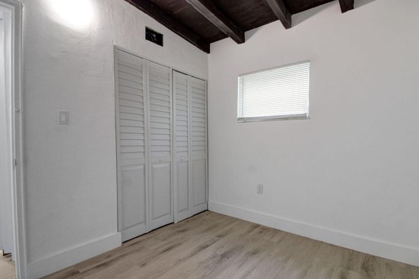 Empty room, Interior, Wooden Beams, Wooden Ceilings, Wood Texture Flooring