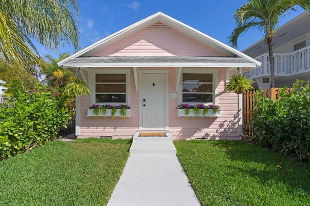 Exterior, Facade, American Craftsman