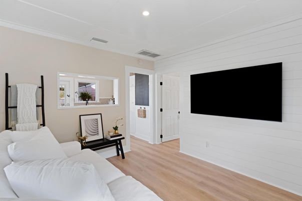 Interior, Recessed Lighting, Wood Texture Flooring