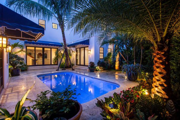 Exterior, Pool