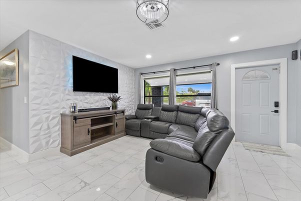 Interior, Living room, Marble, Pendant Lights, Recessed Lighting, Water