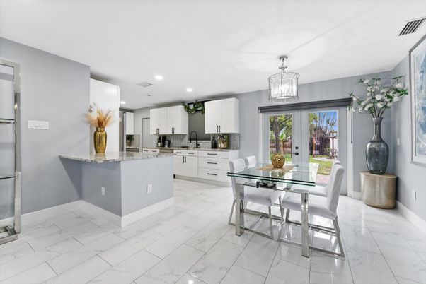 Dining room, Interior, Kitchen, Marble, Pendant Lights, Recessed Lighting