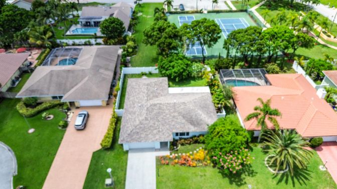 Exterior, Drone