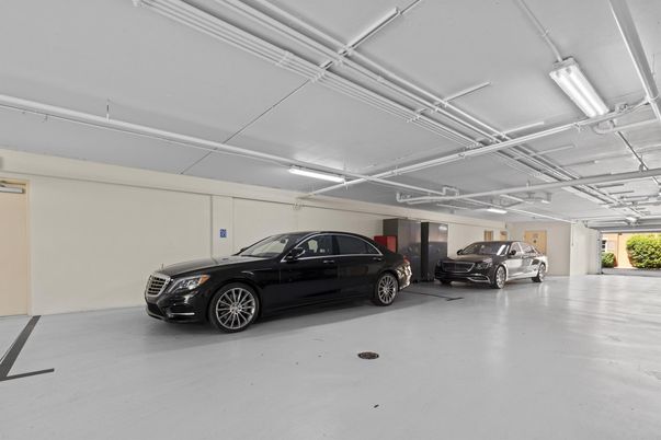 Garage, Interior