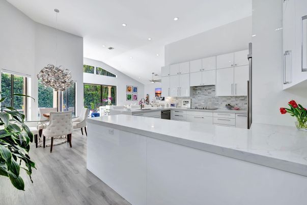 Dining room, Interior, Kitchen, Pendant Lights, Recessed Lighting, Wood Texture Flooring