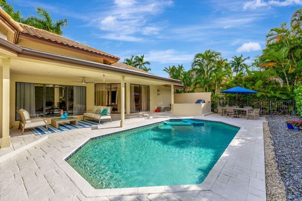Exterior, Pool