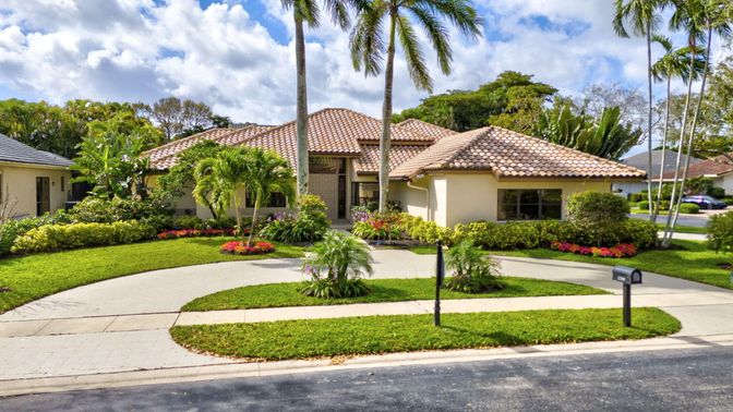 Backyard, Exterior, Facade, Mediterranean