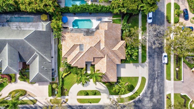 Exterior, Drone