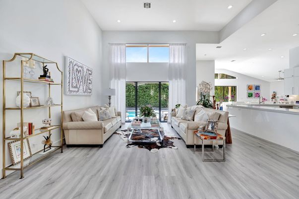 Interior, Living room, Pendant Lights, Recessed Lighting, Wood Texture Flooring