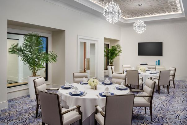 Chandelier, Dining room, Interior