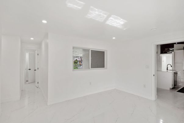 Interior, Kitchen, Marble, Recessed Lighting