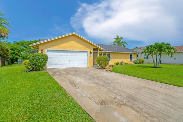 Attached, Backyard, Exterior, Facade, Ranch