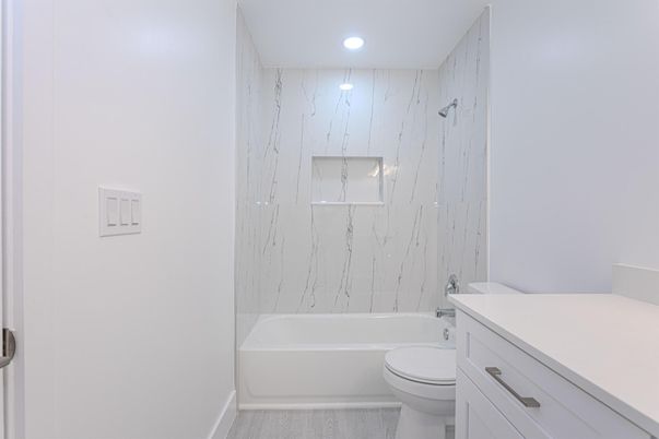 Bathroom, Interior, Recessed Lighting