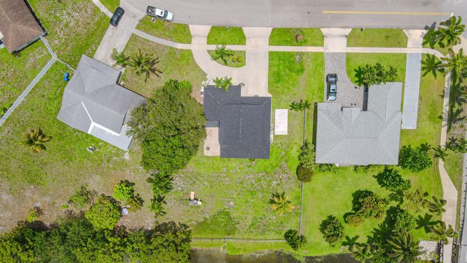 Exterior, Drone