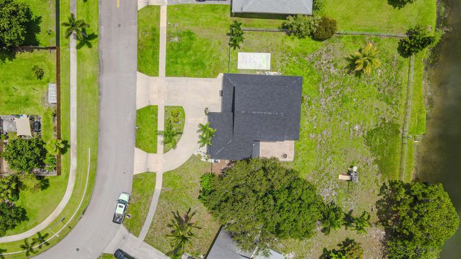 Exterior, Drone
